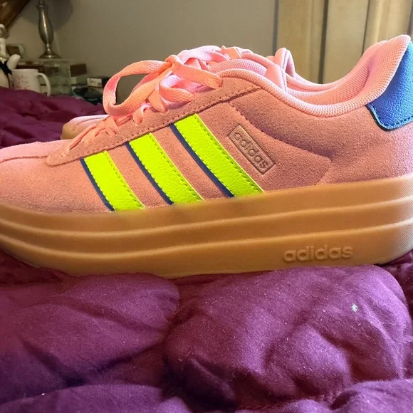 Adidas Pink Sneakers sz 7 - Picture 4 of 6
